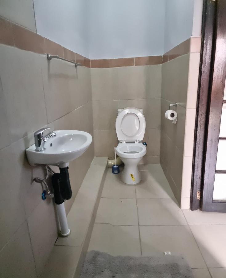 Stay At Home Airport Lodge Kempton Park Exterior photo